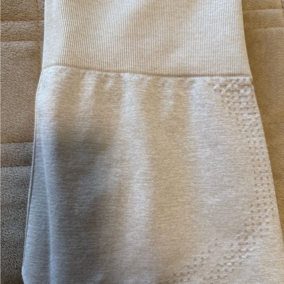 Gymshark Vital Seamless 2.0 Leggings - Light Grey Marl - Picture 5 of 6